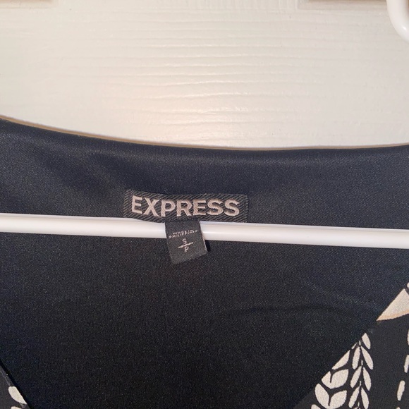 Express S Work blouse Spring weight. Sheer like material - Picture 2 of 3